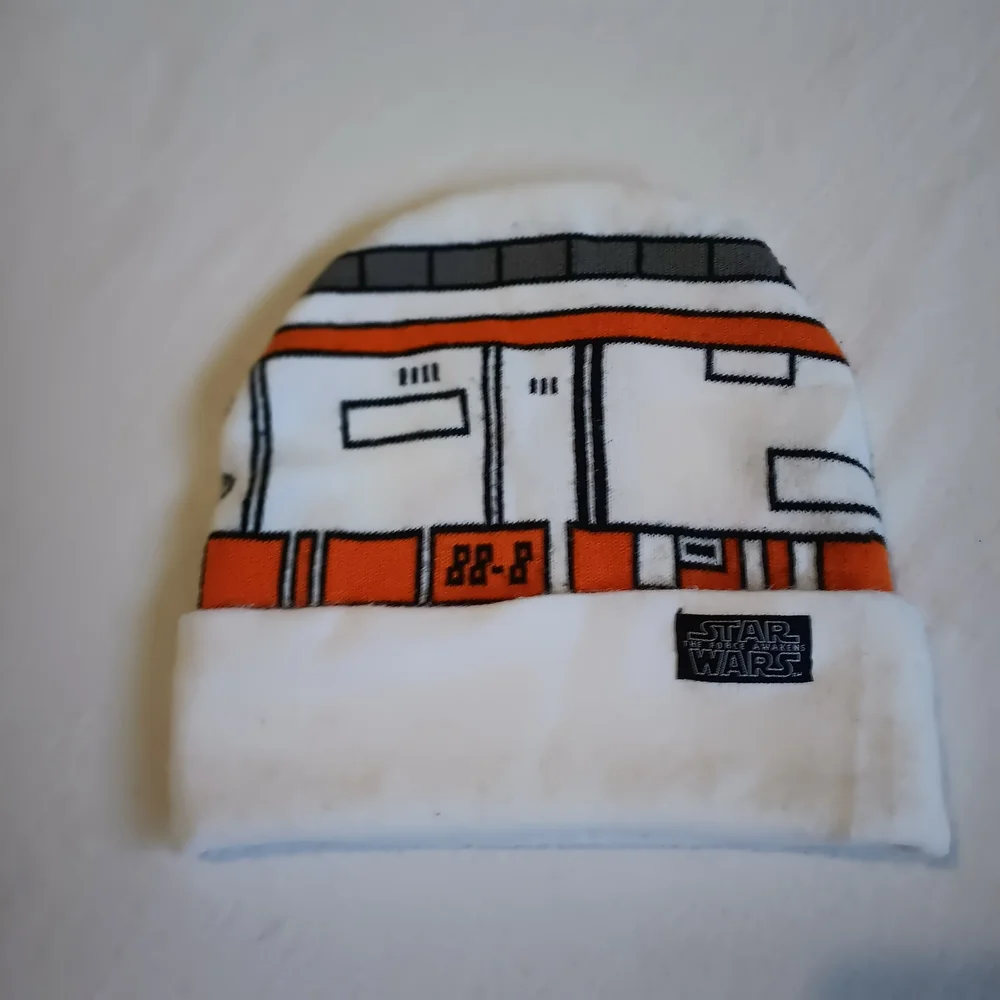 Star Wars White and Orange Beanie Teen OS Fits Most